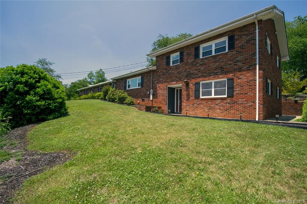 100 Pine Avenue - Photo 2