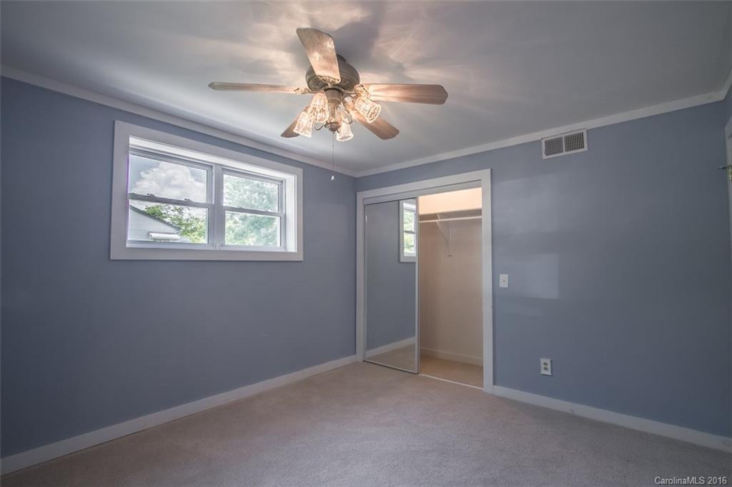 100 Pine Avenue - Photo 21