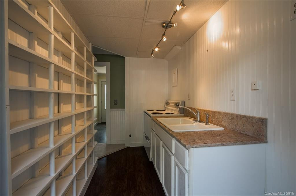 100 Pine Avenue - Photo 23