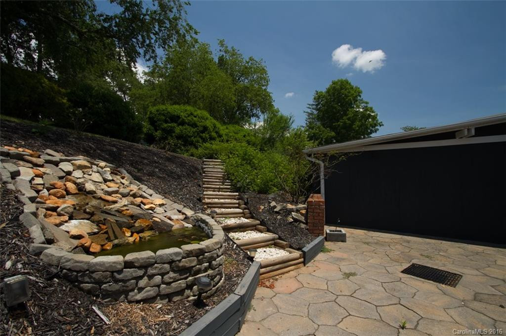 100 Pine Avenue - Photo 5