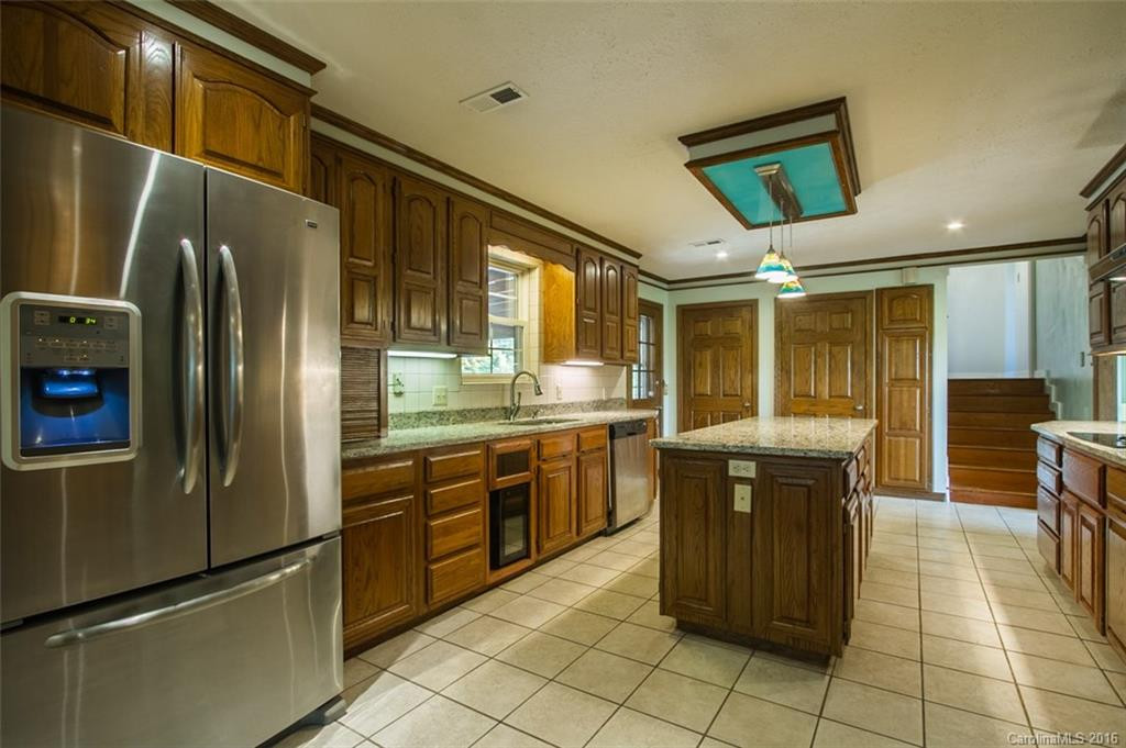 100 Pine Avenue - Photo 8