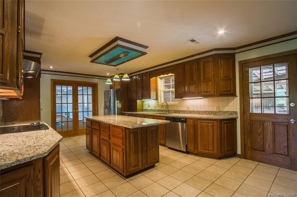 100 Pine Avenue - Photo 9