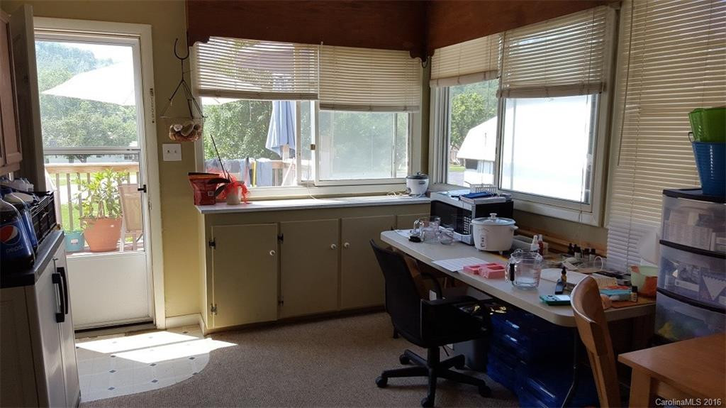 3912 Skyland Drive - Photo 5