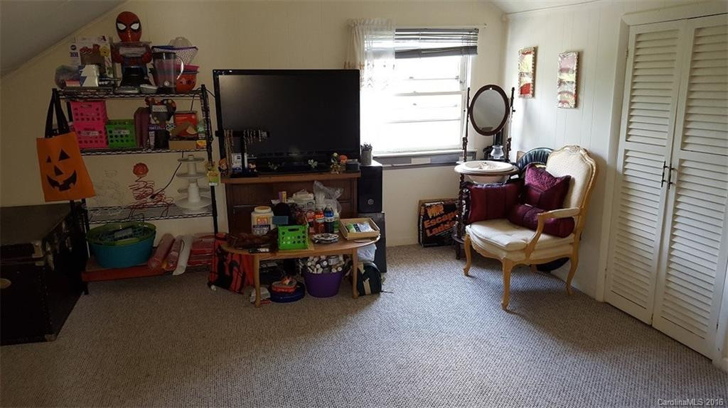 3912 Skyland Drive - Photo 9