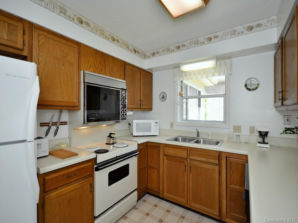 122 Exeter Court #n/a - Photo 3