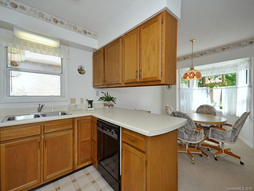 122 Exeter Court #n/a - Photo 4