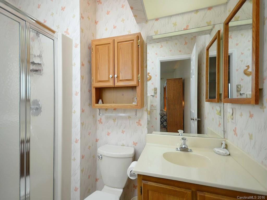 122 Exeter Court #n/a - Photo 10