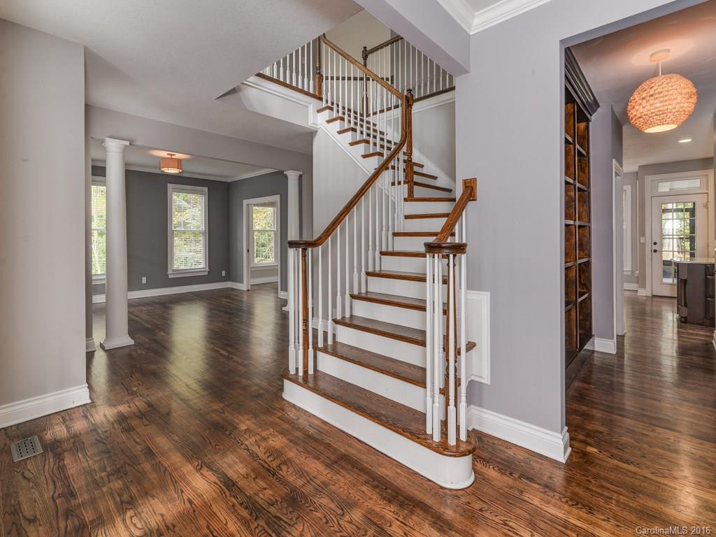 404 Conifer Court - Photo 3