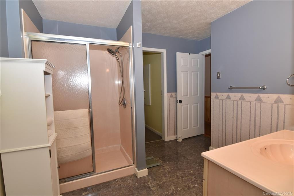 19 Rolling Green Drive - Photo 16