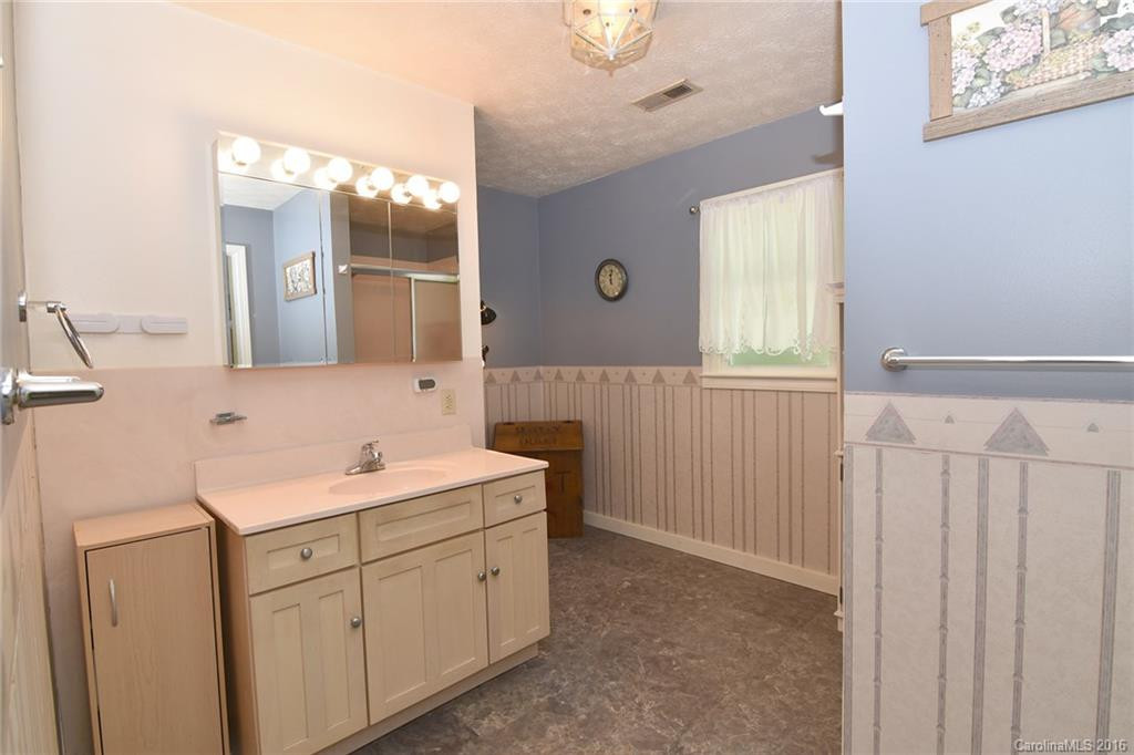 19 Rolling Green Drive - Photo 17