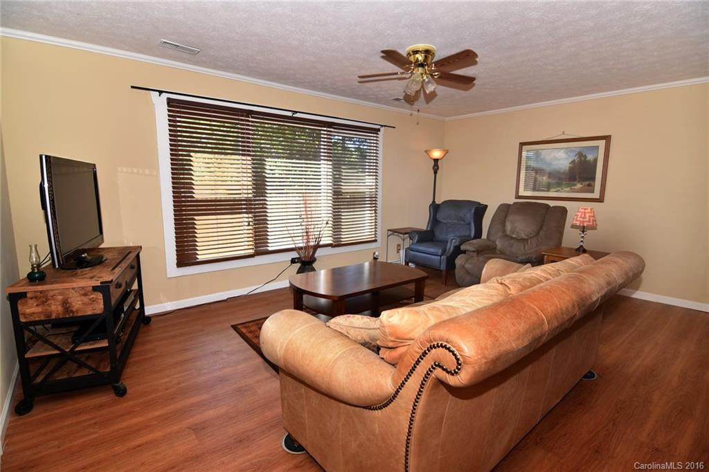 19 Rolling Green Drive - Photo 4