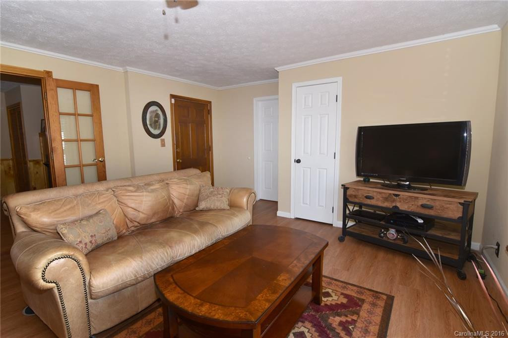 19 Rolling Green Drive - Photo 5