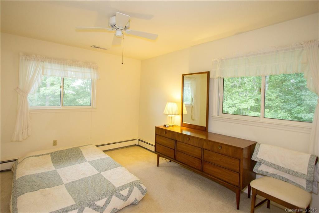 2021 New Leicester Highway - Photo 14