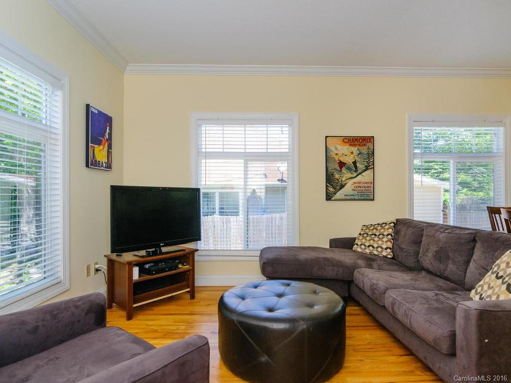 33 Clyde Street #C - Photo 4