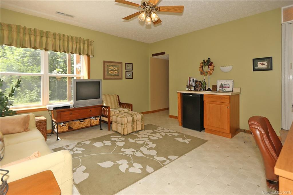 307 Skyway Drive - Photo 14