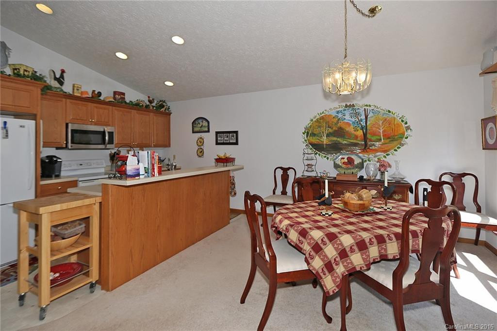 307 Skyway Drive - Photo 5