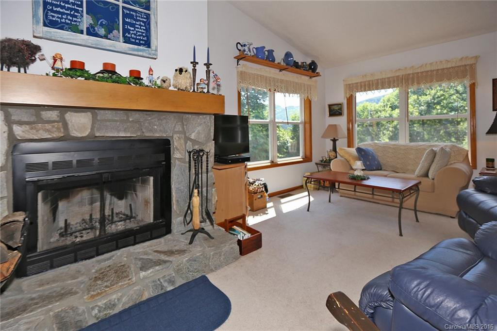 307 Skyway Drive - Photo 6