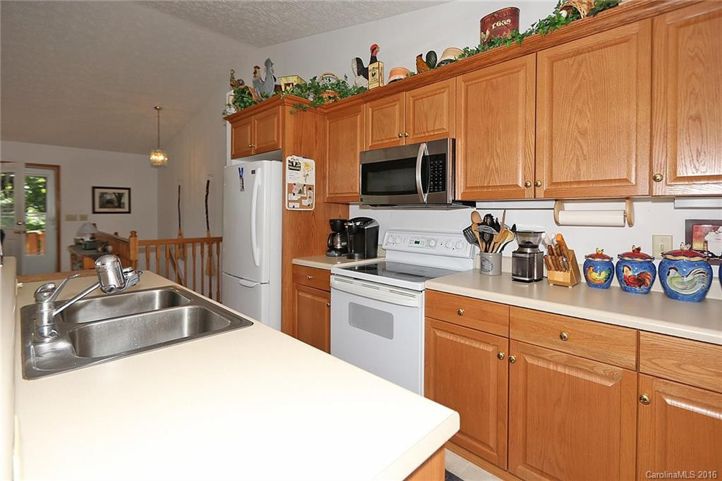 307 Skyway Drive - Photo 8