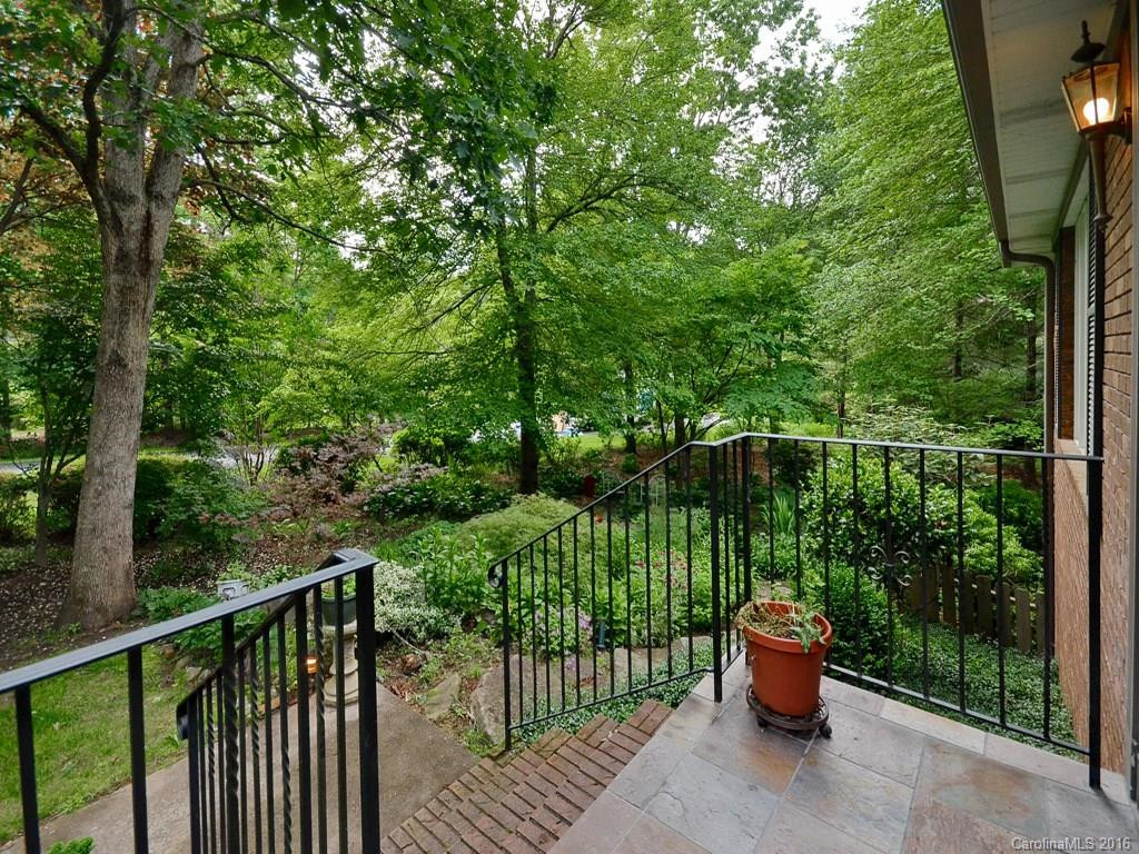 104 Woodhaven Drive - Photo 3