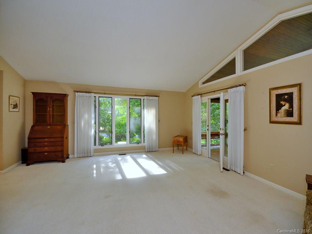 104 Woodhaven Drive - Photo 5