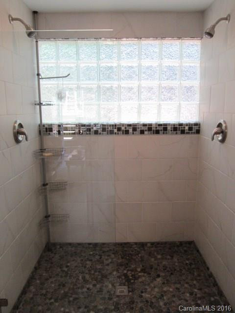 60 Imperial Court - Photo 12