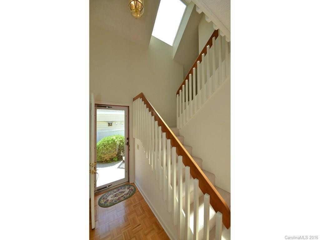 12 Stuart Circle - Photo 2