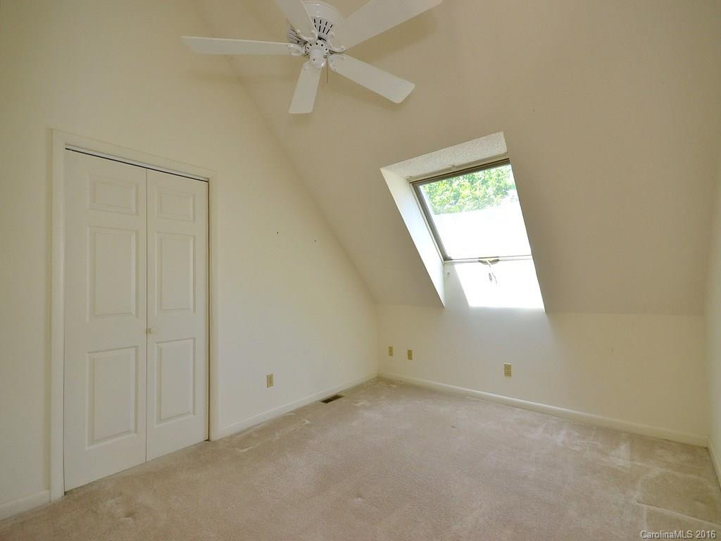 12 Stuart Circle - Photo 11