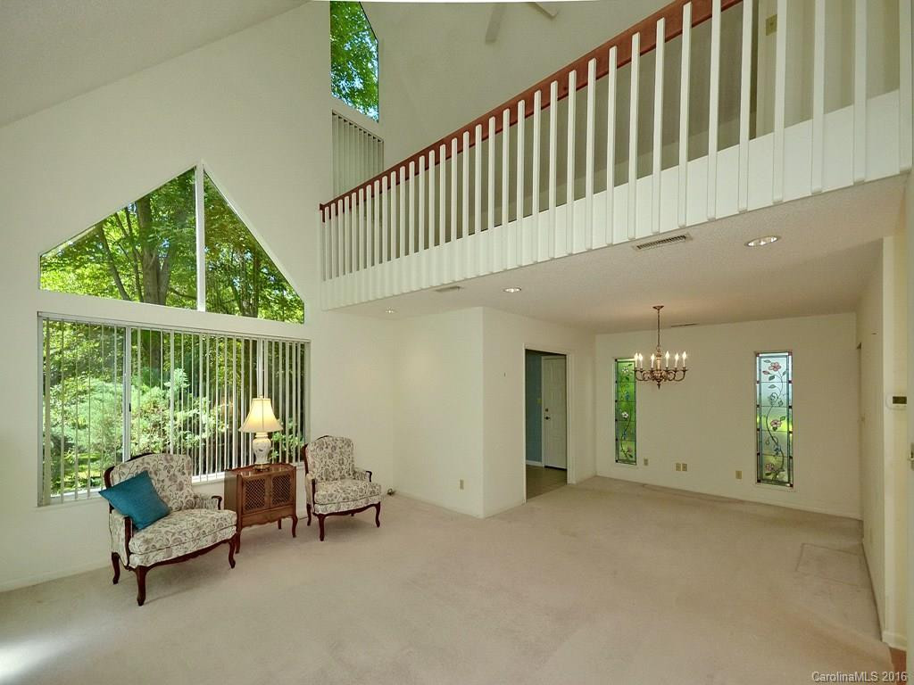 12 Stuart Circle - Photo 4