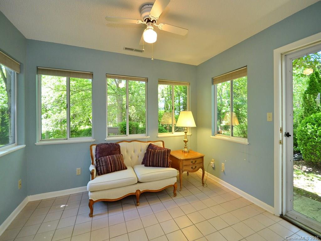 12 Stuart Circle - Photo 5
