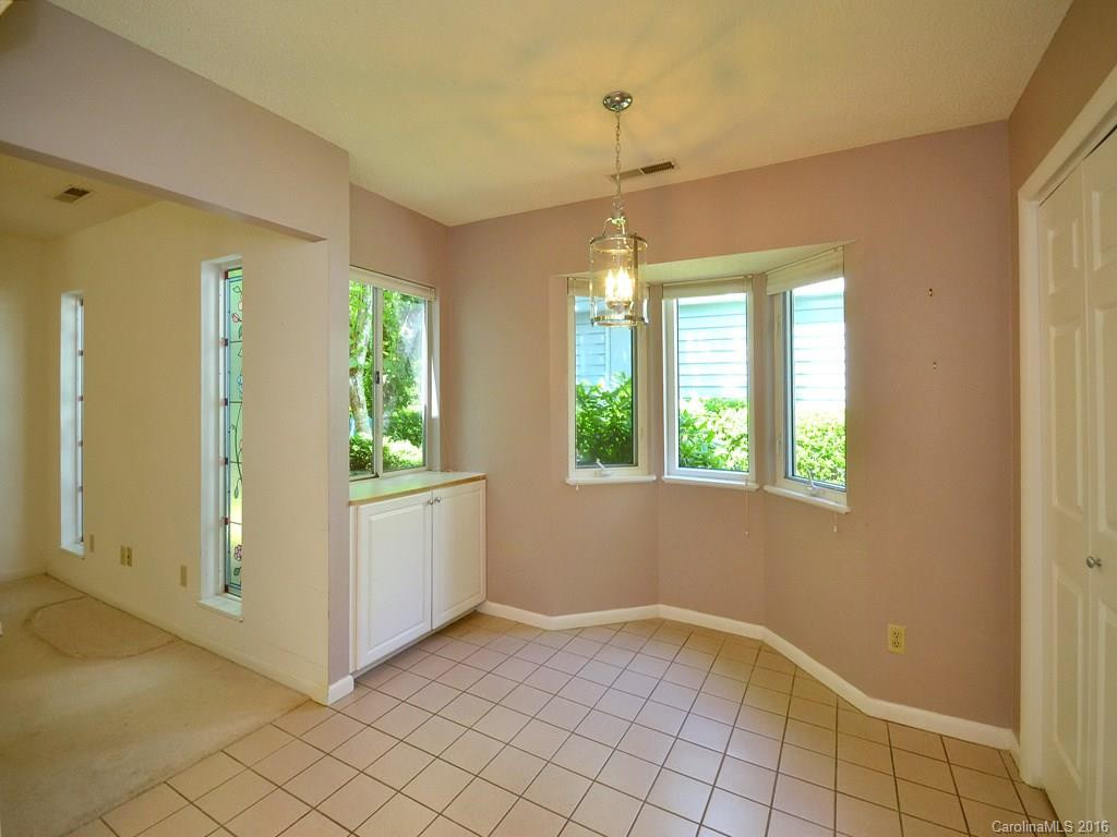 12 Stuart Circle - Photo 7