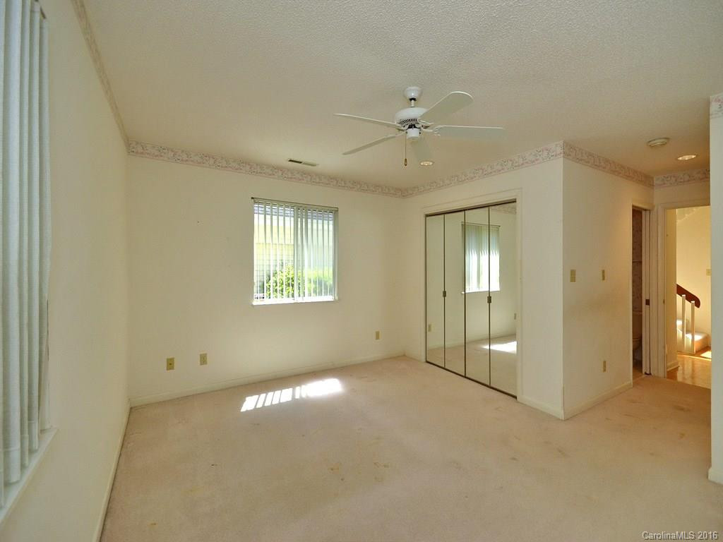 12 Stuart Circle - Photo 8