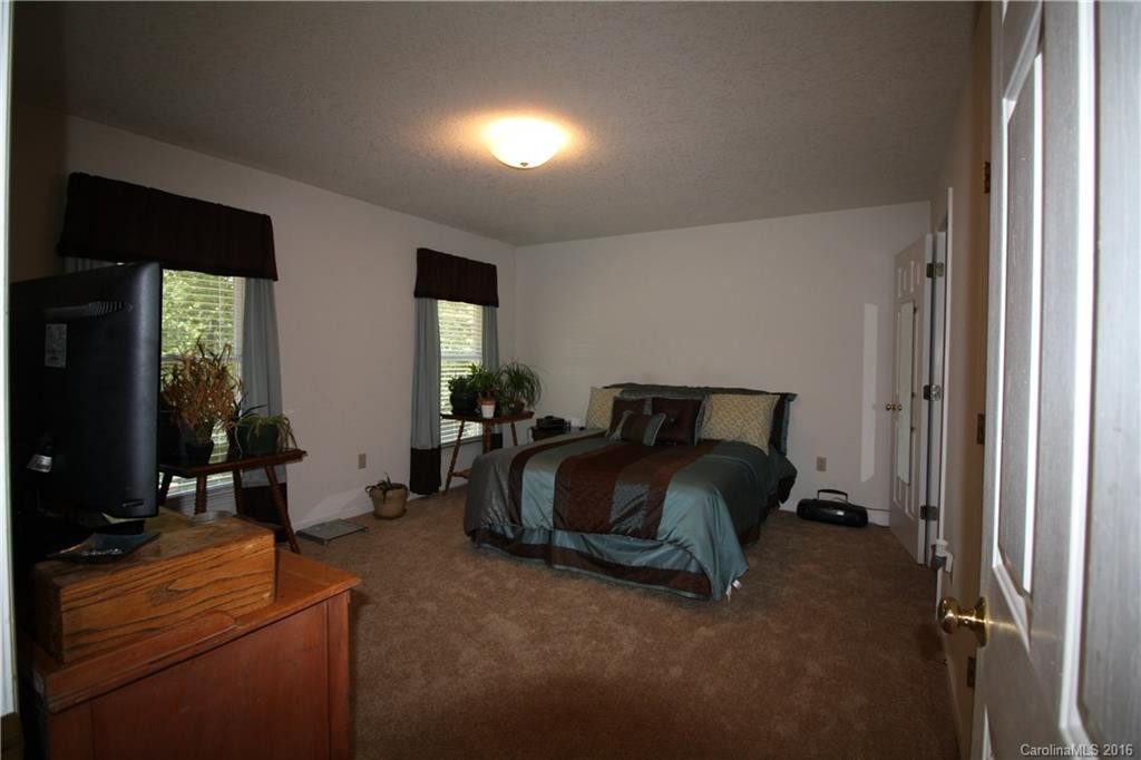 729 Aiken Road - Photo 17
