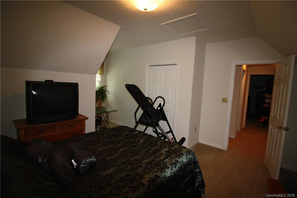 729 Aiken Road - Photo 18