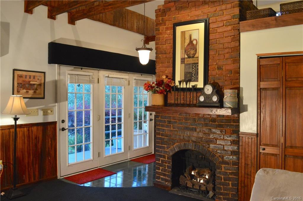 16 Roy Drive - Photo 2