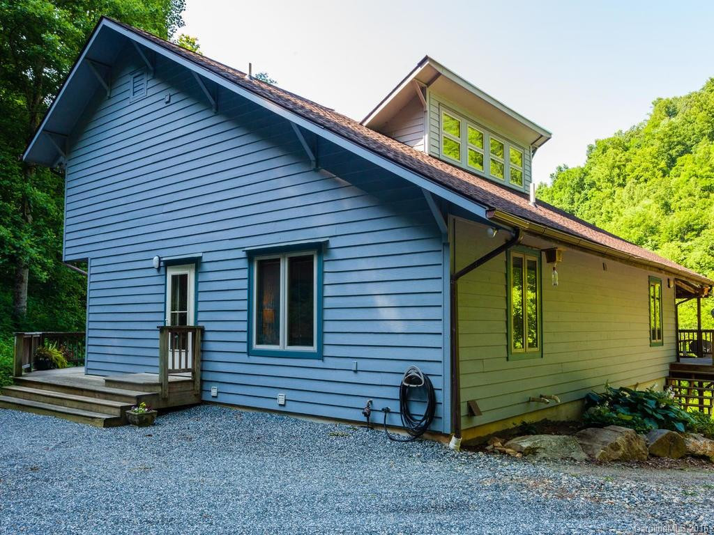 710 Wolf Branch Road - Photo 2