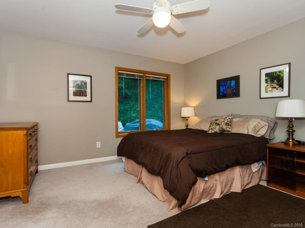 710 Wolf Branch Road - Photo 11