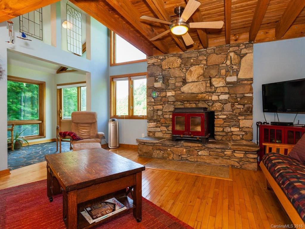 710 Wolf Branch Road - Photo 3