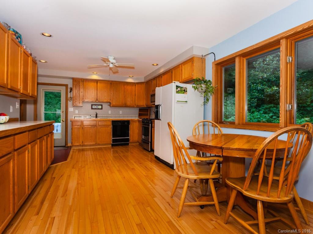 710 Wolf Branch Road - Photo 6
