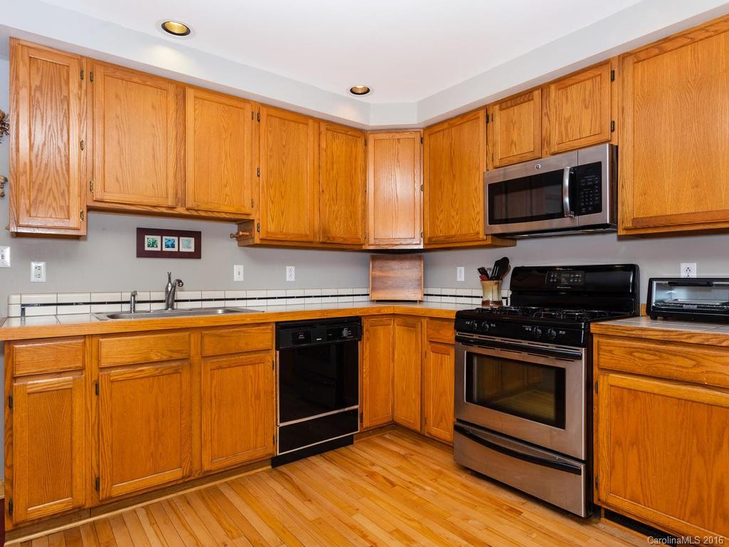 710 Wolf Branch Road - Photo 7