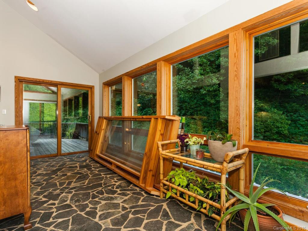 710 Wolf Branch Road - Photo 8