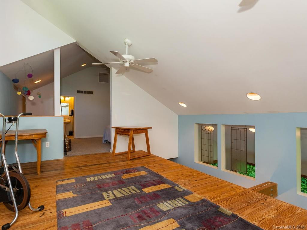 710 Wolf Branch Road - Photo 10