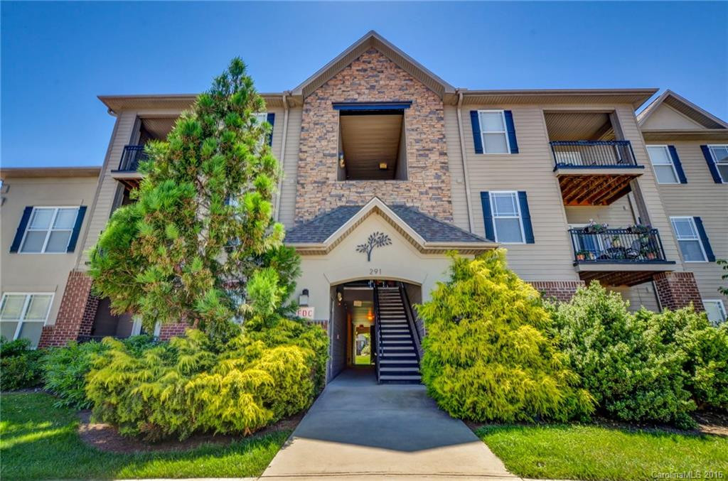 291 Brickton Village Circle #102