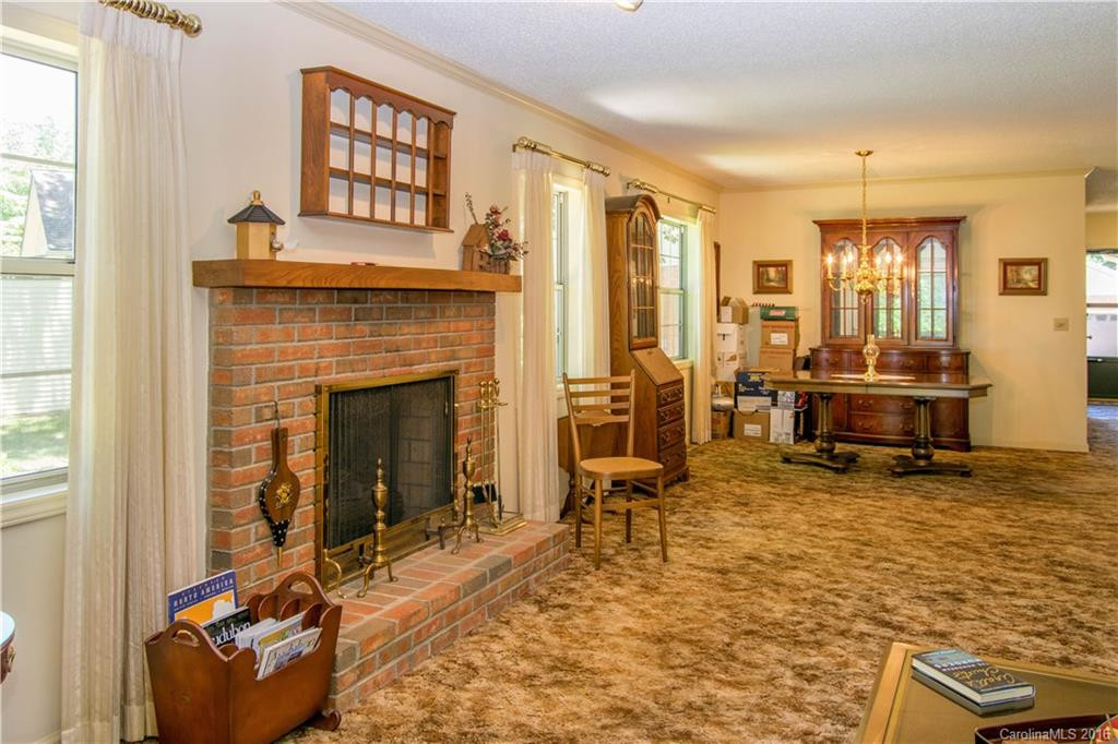 130 Exeter Court #None - Photo 2
