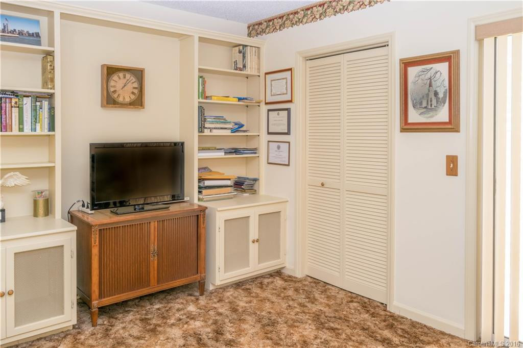 130 Exeter Court #None - Photo 11