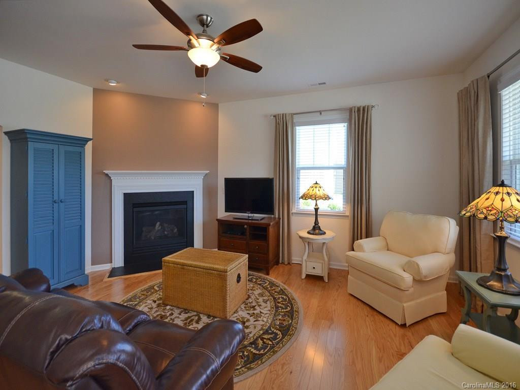 93 Foxtail Court #10 - Photo 3