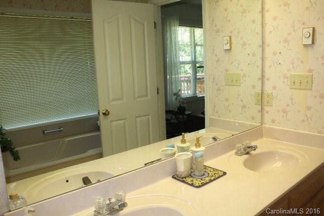 406 Timberland Drive - Photo 18