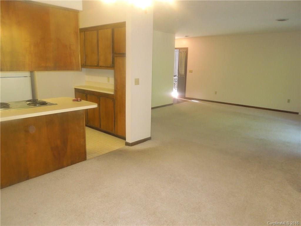 50 Maxine Lane #104 - Photo 4