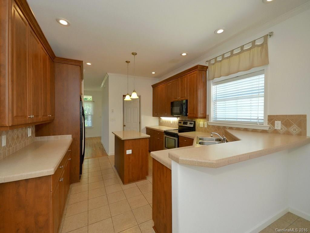 438 Oak Grove Road - Photo 3
