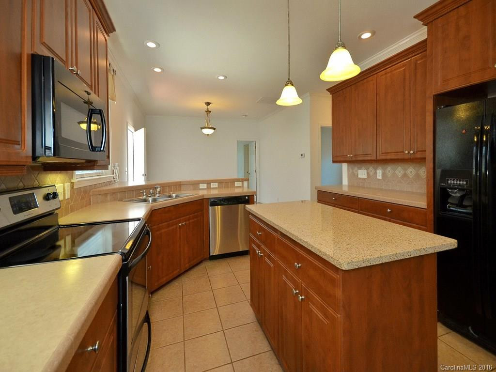 438 Oak Grove Road - Photo 4
