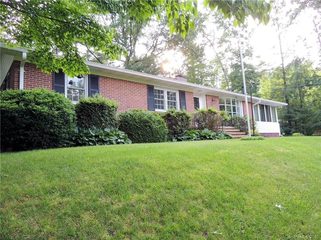 208 Lakewood Circle #12-16